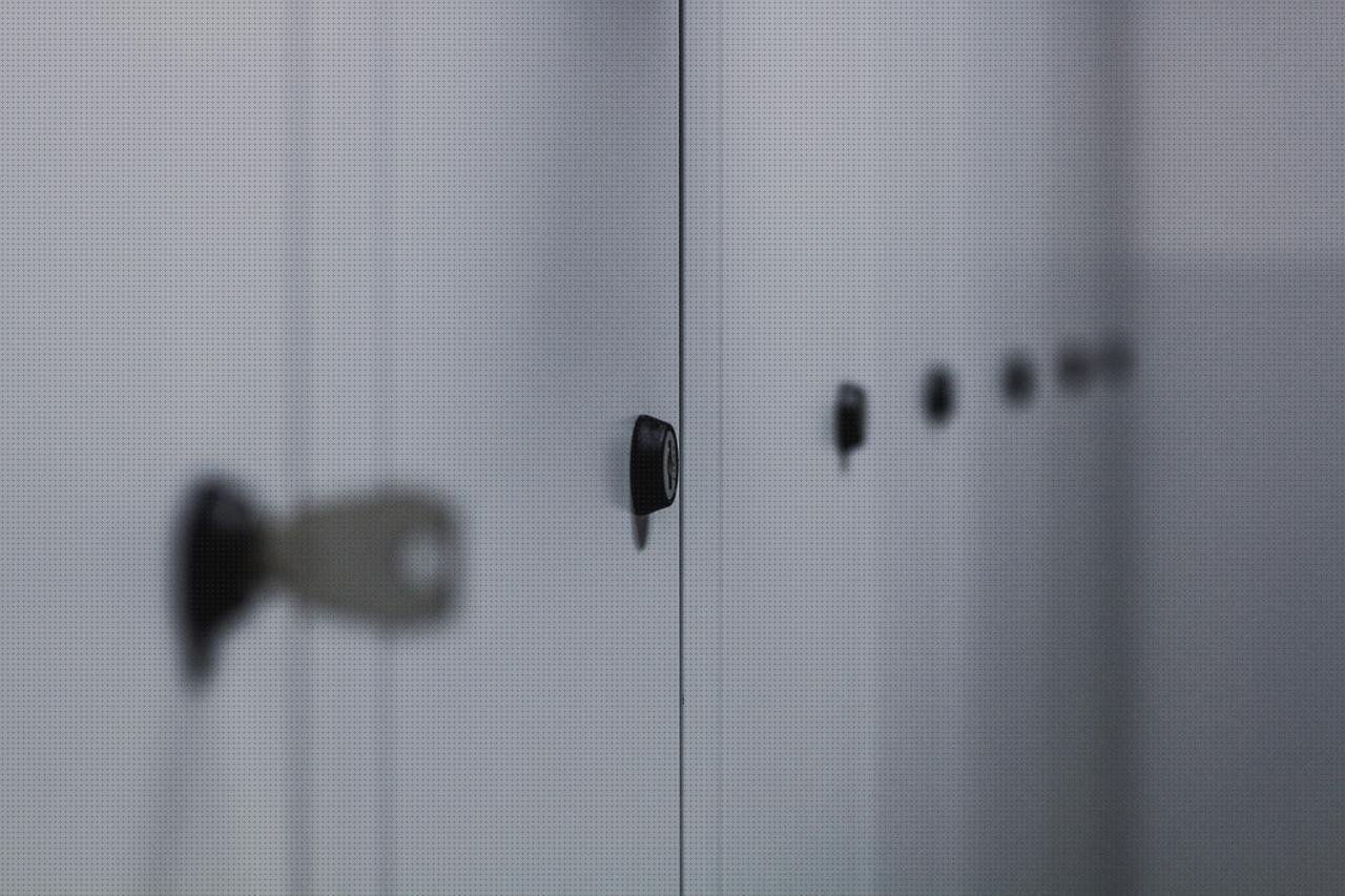 ¿Dónde poder comprar cajoneras armario metalico puerta melamina?