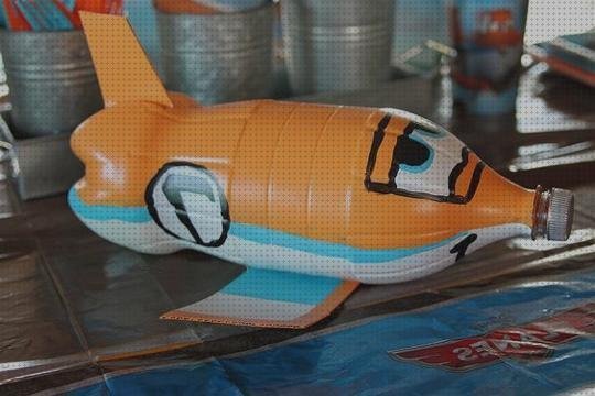 Review de avion botellas de plástico