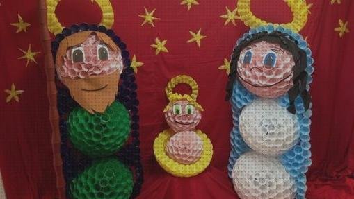 Review de belen hechos con vasos de plástico