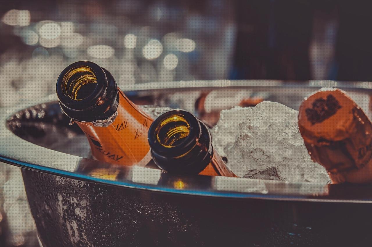 ¿Dónde poder comprar agua de solares botellas de plástico camilla con botellas de plástico coches de botellas de plástico con motor botellas de silicona?