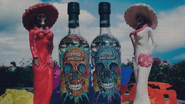 ¿Dónde poder comprar calaveras calavera cuervo plastico?