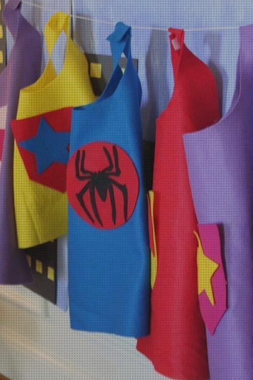 Review de capa de superheroe con bolsa de plástico