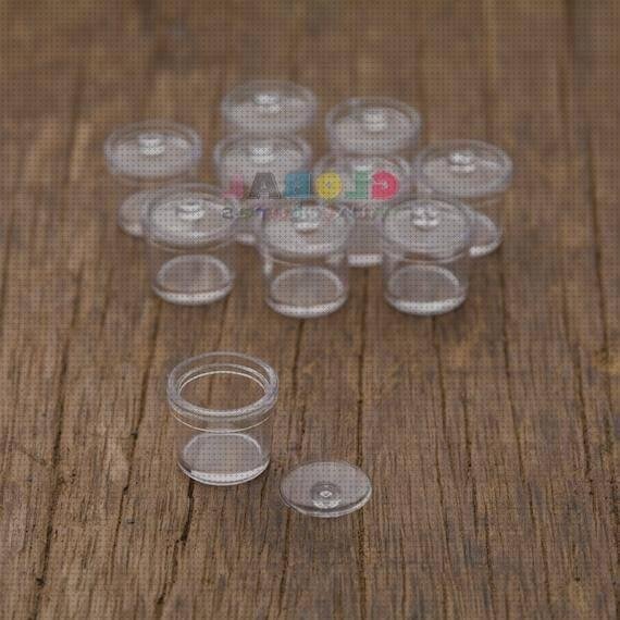 Review de casa con tapas de plástico en miniatura