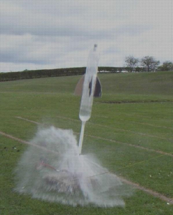 Review de cohete con botella de plástico y agua