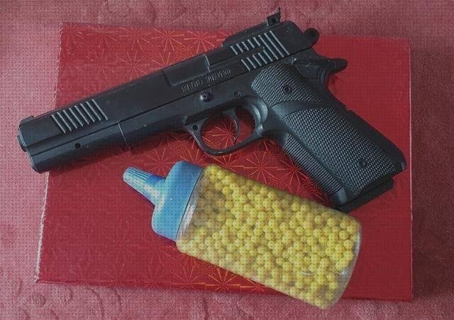 Review de pistola bolas plástico