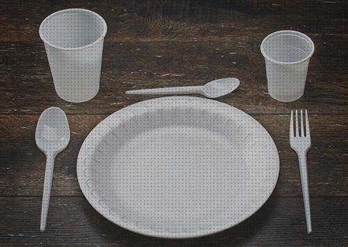 ¿Dónde poder comprar platos platos y cubiertos de plastico?