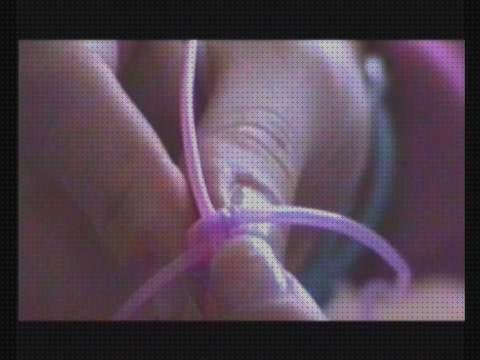 Review de pulseras hechas con hilos de plástico